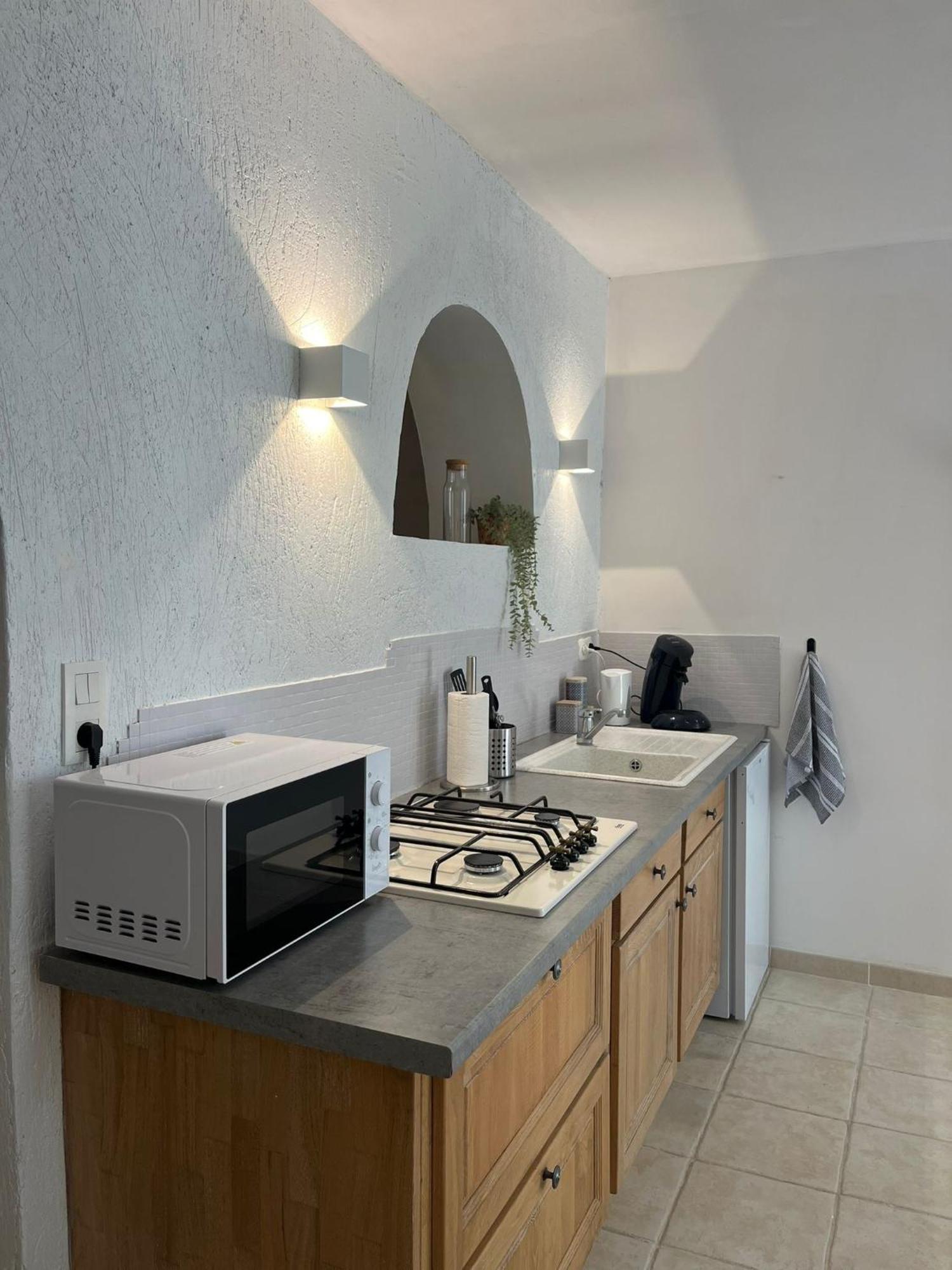 Y&R Residence ديني-ليه-بان المظهر الخارجي الصورة